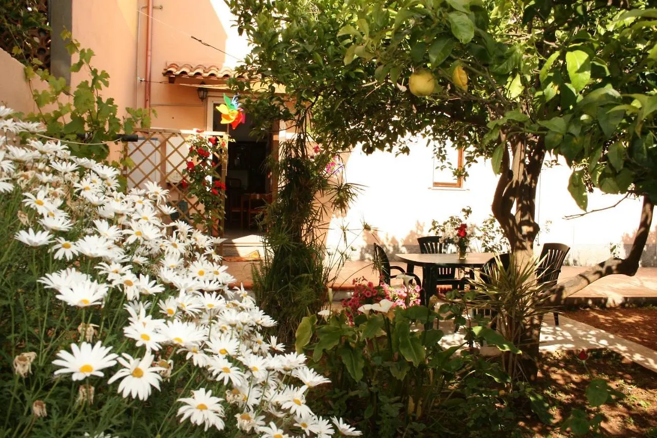 La Casa Dei Nonni Villa Iglesias Holiday home